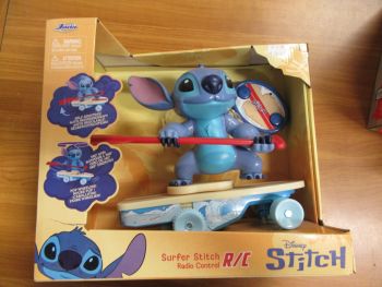 Игрален комплект Jada Toys - Сърфист Стич с радиоуправление - нарушен търговски вид - 4006333099854-оказион - Онлайн книжарница Ciela | ciela.com