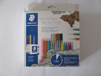 Комплект Staedtler Creative 18 пишещи средства + моливник - 4007817029145 - Онлайн книжарница Ciela | ciela.com