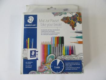 Комплект Staedtler Creative 18 пишещи средства + моливник - 4007817029145 - Онлайн книжарница Ciela | ciela.com
