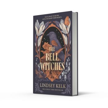 The Bell Witches - Savannah Red Series - Book 1 - Hardback - Lindsey Kelk - 9780008609825 - HarperCollins - Онлайн книжарница Ciela | ciela.com