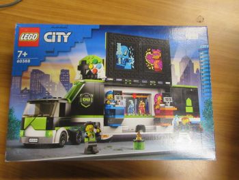 LEGO City 60388 - Камион за игрален турнир - нарушен търговски вид - 5702017416434 - Онлайн книжарница Сиела | Ciela.com