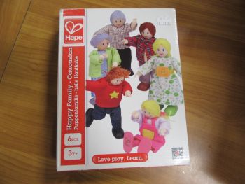 Дървена играчка Hape - кукли - семейство - нарушен търговски вид - 6943478004566  - Онлайн книжарница Сиела | Ciela.com