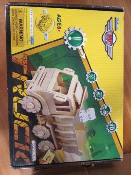 3D пъзел - Самосвал 88 части - нарушен търговски вид