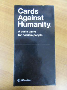 Настолна игра - Cards Against Humanity - International edition - парти - нарушен търговски вид